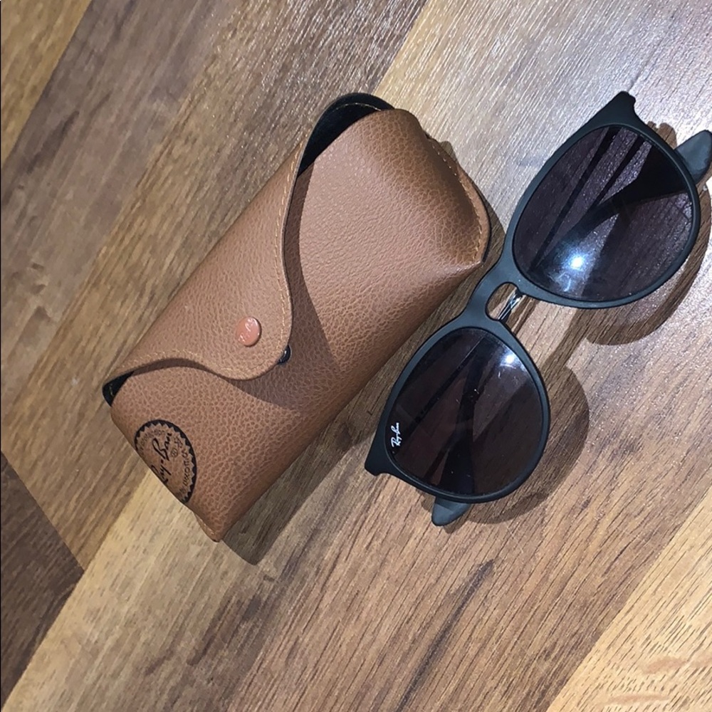 RAYBANS